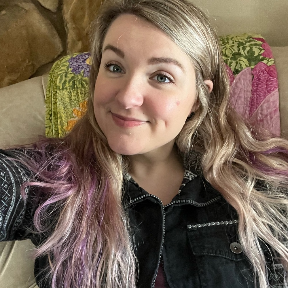 Meet your Posher, Courtney